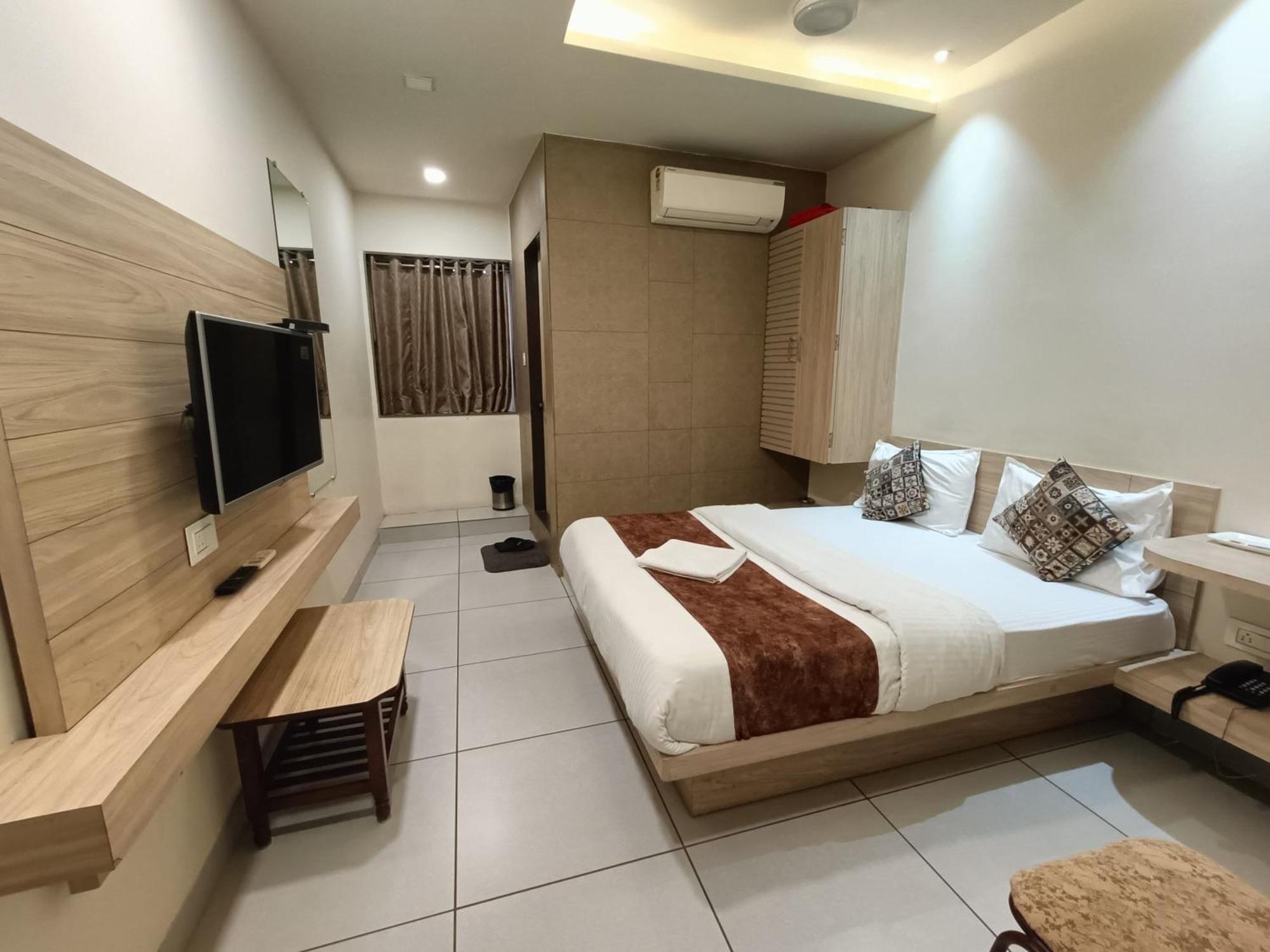 Hotel Kinara Αχμπανταμπάντ Εξωτερικό φωτογραφία