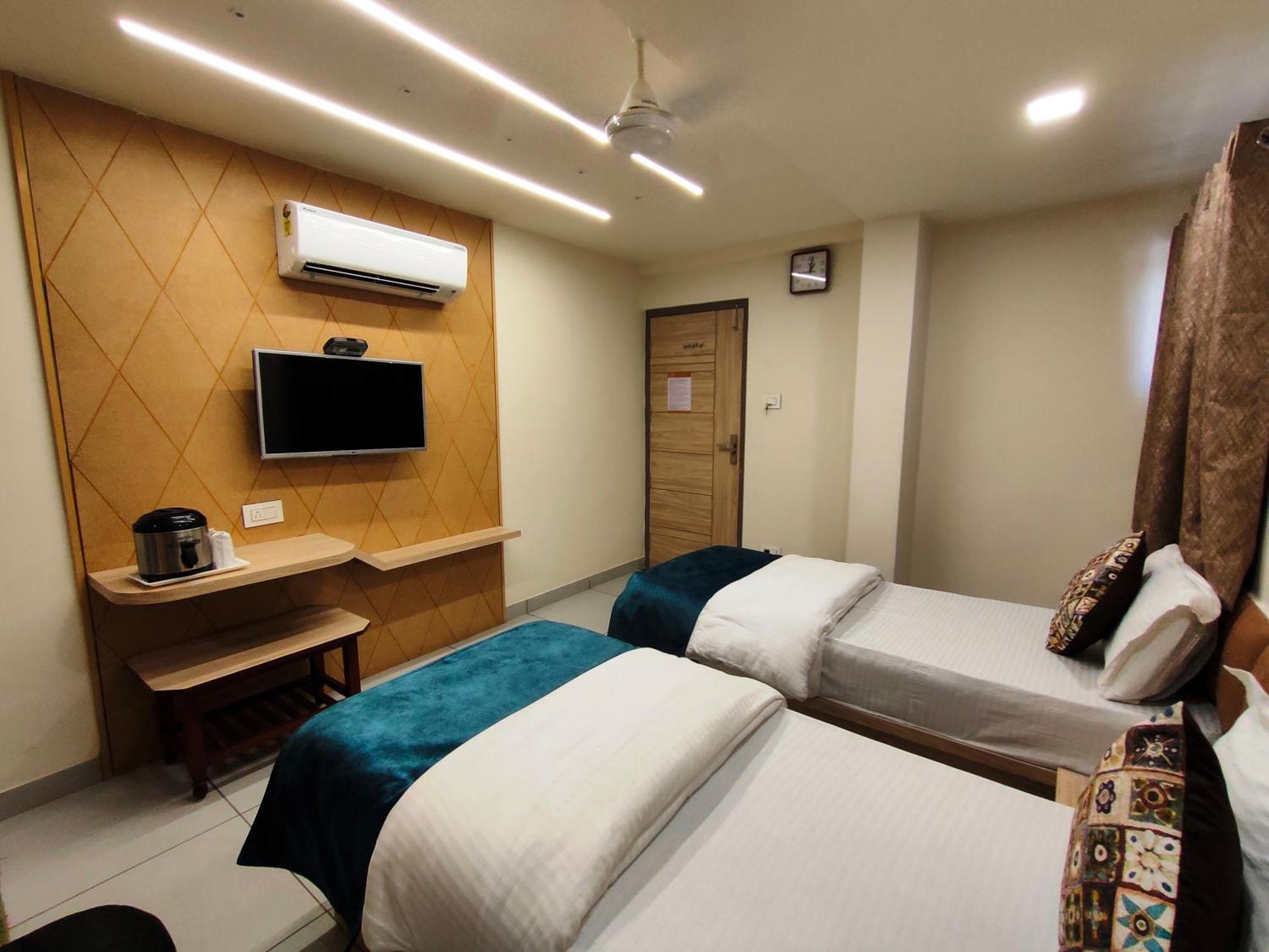 Hotel Kinara Αχμπανταμπάντ Εξωτερικό φωτογραφία