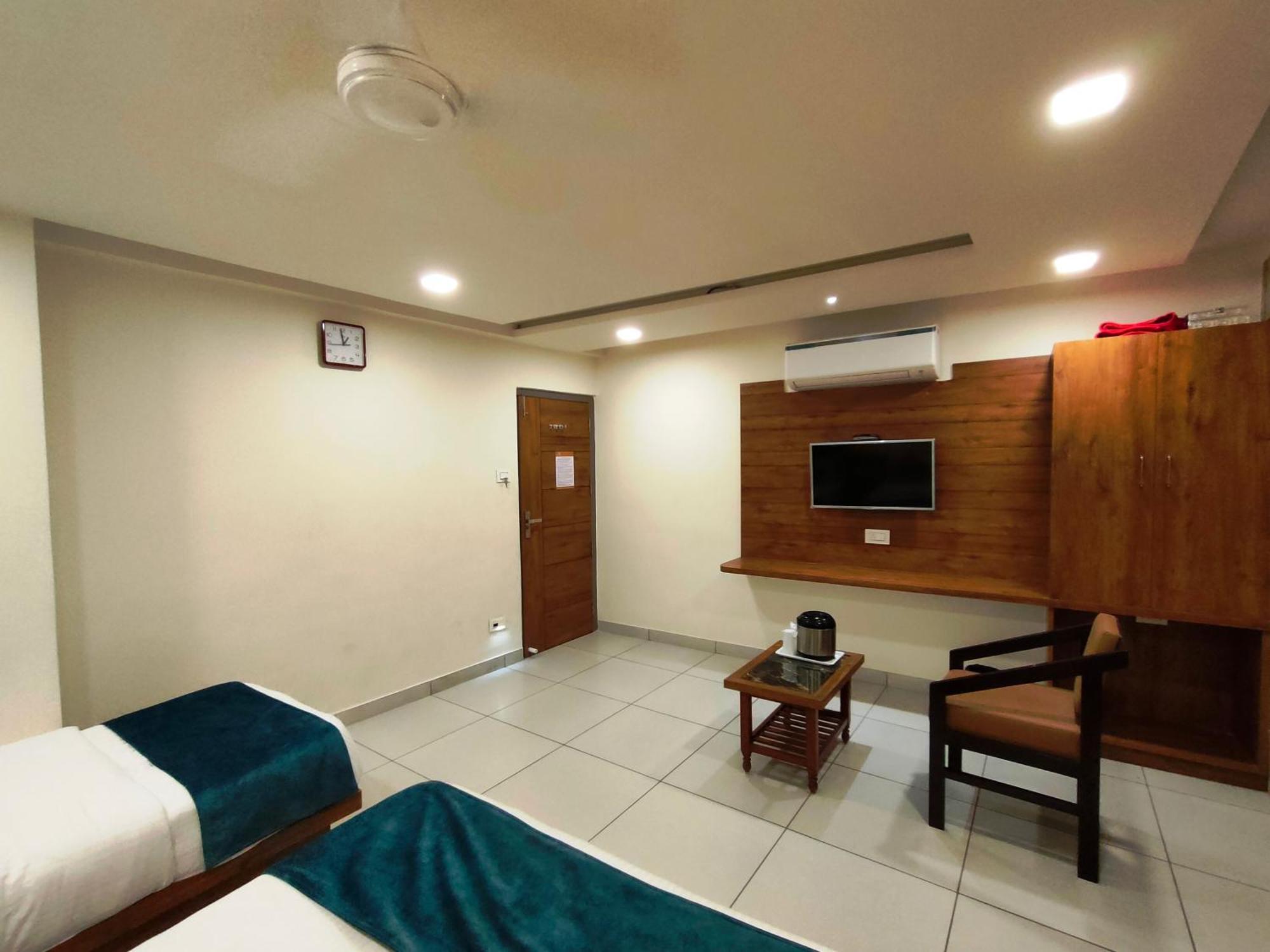 Hotel Kinara Αχμπανταμπάντ Εξωτερικό φωτογραφία